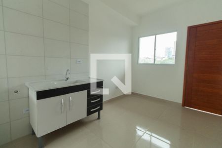 Sala e cozinha de apartamento para alugar com 1 quarto, 29m² em Vila Esperança, São Paulo