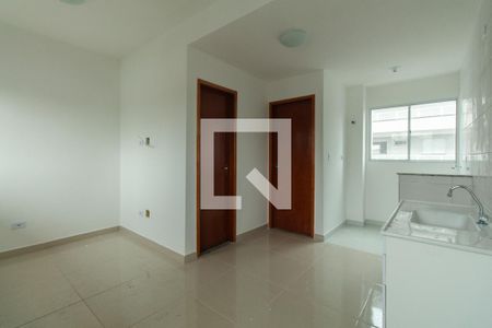 Sala e cozinha de apartamento para alugar com 1 quarto, 29m² em Vila Esperança, São Paulo