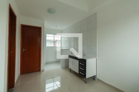 Sala e cozinha de apartamento para alugar com 1 quarto, 29m² em Vila Esperança, São Paulo