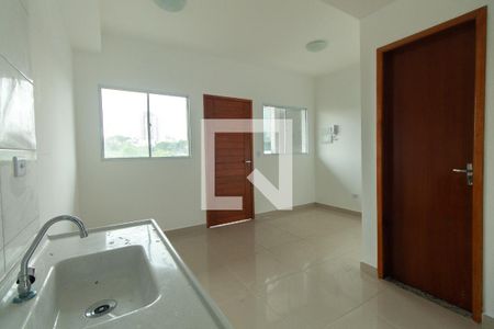 Sala e cozinha de apartamento para alugar com 1 quarto, 29m² em Vila Esperança, São Paulo