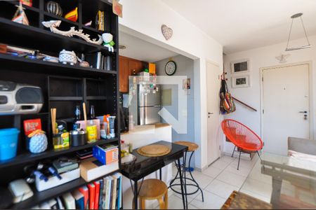 Sala de apartamento para alugar com 1 quarto, 77m² em Pinheiros, São Paulo
