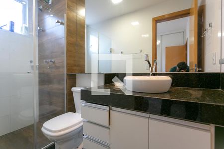 Banheiro da Suíte 1 de apartamento à venda com 2 quartos, 63m² em Santo Antônio, Belo Horizonte