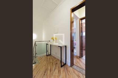 Casa de condomínio à venda com 130m², 3 quartos e 2 vagasCorredor