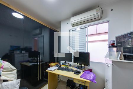 Quarto 1 de casa à venda com 3 quartos, 200m² em Vila Lúcia, São Paulo