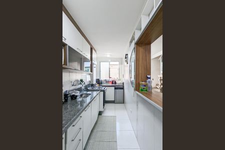 Apartamento à venda com 146m², 4 quartos e 2 vagas Apartamento à venda com 146m², 4 quartos e 2 vagasCozinha