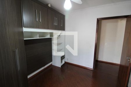 Quarto de apartamento para alugar com 3 quartos, 70m² em Vila Antonieta, São Paulo