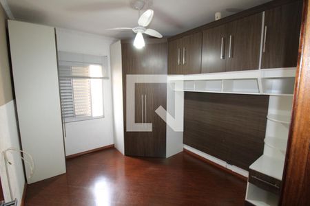 Quarto de apartamento para alugar com 3 quartos, 70m² em Vila Antonieta, São Paulo
