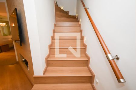 Casa à venda com 140m², 3 quartos e 3 vagasEscada