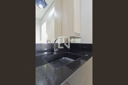 Banheiro de apartamento para alugar com 2 quartos, 42m² em Vila Galvão, Guarulhos