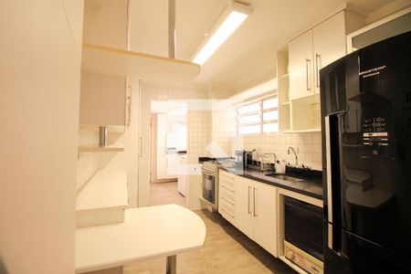 Cozinha  de apartamento para alugar com 2 quartos, 90m² em Consolação, São Paulo