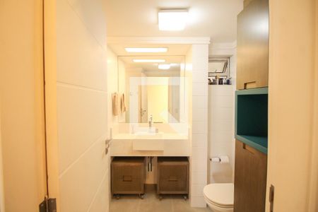 Apartamento para alugar com 90m², 2 quartos e 1 vaga Apartamento para alugar com 90m², 2 quartos e 1 vagaSuíte banheiro