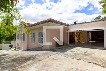 Casa à venda com 634m², 4 quartos e 6 vagasFachada