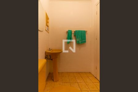 Casa à venda com 634m², 4 quartos e 6 vagasBanheiro 2