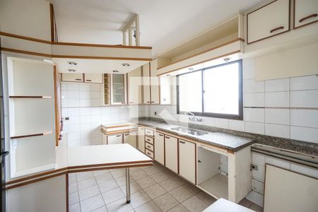 Apartamento à venda com 112m², 3 quartos e 2 vagas Apartamento à venda com 112m², 3 quartos e 2 vagasCozinha