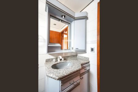 Apartamento à venda com 112m², 3 quartos e 2 vagas Apartamento à venda com 112m², 3 quartos e 2 vagasBanheiro social