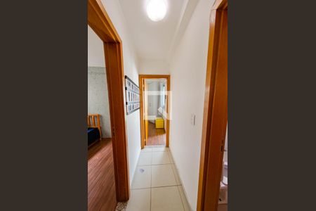 Corredor de apartamento para alugar com 2 quartos, 77m² em Grajaú, Belo Horizonte