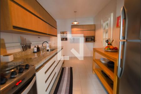Apartamento à venda com 94m², 3 quartos e 2 vagasCozinha