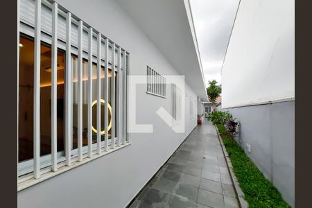 Casa à venda com 400m², 3 quartos e 4 vagas Casa à venda com 400m², 3 quartos e 4 vagasCorredor Lateral