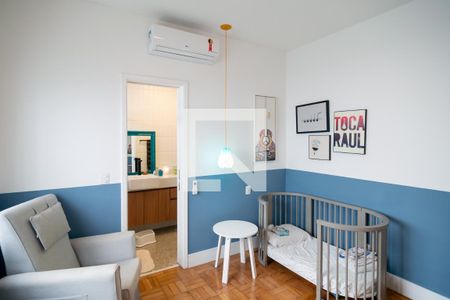 Casa à venda com 400m², 3 quartos e 4 vagas Casa à venda com 400m², 3 quartos e 4 vagasQuarto 2 - Suíte