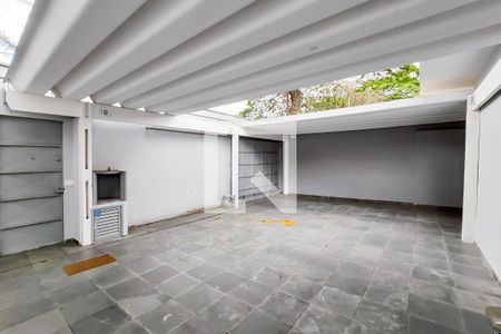 Casa à venda com 400m², 3 quartos e 4 vagas Casa à venda com 400m², 3 quartos e 4 vagasGaragem