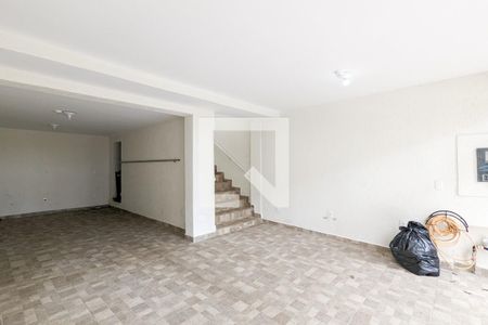 Casa à venda com 150m², 2 quartos e 3 vagas Casa à venda com 150m², 2 quartos e 3 vagasGaragem
