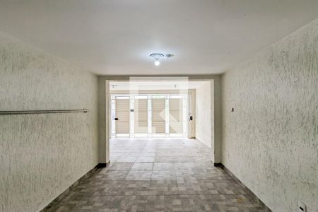 Casa à venda com 150m², 2 quartos e 3 vagas Casa à venda com 150m², 2 quartos e 3 vagasGaragem