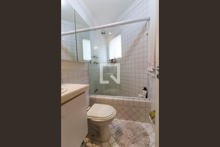 Apartamento à venda com 227m², 3 quartos e 4 vagas Apartamento à venda com 227m², 3 quartos e 4 vagasBanheiro da Suíte 2