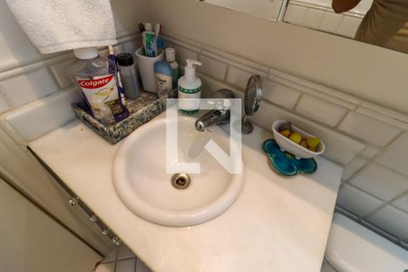 Apartamento à venda com 227m², 3 quartos e 4 vagas Apartamento à venda com 227m², 3 quartos e 4 vagasBanheiro da Suíte 2