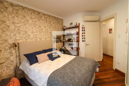 Apartamento à venda com 227m², 3 quartos e 4 vagas Apartamento à venda com 227m², 3 quartos e 4 vagasSuíte 2