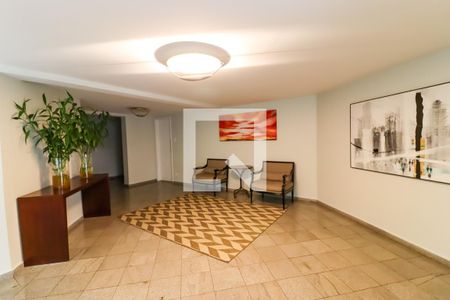 Apartamento à venda com 227m², 3 quartos e 4 vagas Apartamento à venda com 227m², 3 quartos e 4 vagasHall de entrada