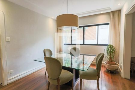 Apartamento à venda com 227m², 3 quartos e 4 vagas Apartamento à venda com 227m², 3 quartos e 4 vagasSala de Jantar