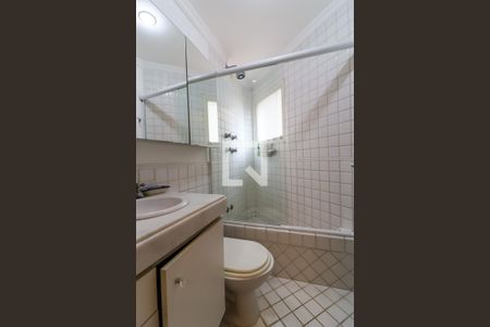 Apartamento à venda com 227m², 3 quartos e 4 vagas Apartamento à venda com 227m², 3 quartos e 4 vagasBanheiro da Suíte 3