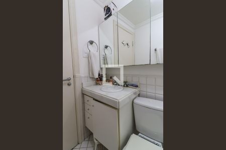 Apartamento à venda com 227m², 3 quartos e 4 vagas Apartamento à venda com 227m², 3 quartos e 4 vagasBanheiro da Suíte 3