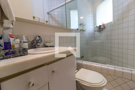 Apartamento à venda com 227m², 3 quartos e 4 vagas Apartamento à venda com 227m², 3 quartos e 4 vagasBanheiro da Suíte 2