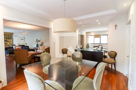 Apartamento à venda com 227m², 3 quartos e 4 vagas Apartamento à venda com 227m², 3 quartos e 4 vagasSala de Jantar