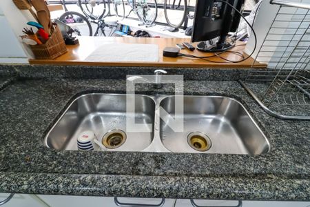 Apartamento à venda com 227m², 3 quartos e 4 vagas Apartamento à venda com 227m², 3 quartos e 4 vagasCozinha - Torneira