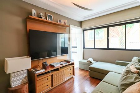 Apartamento à venda com 227m², 3 quartos e 4 vagas Apartamento à venda com 227m², 3 quartos e 4 vagasSala de TV