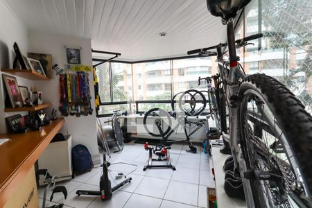 Apartamento à venda com 227m², 3 quartos e 4 vagas Apartamento à venda com 227m², 3 quartos e 4 vagasVaranda