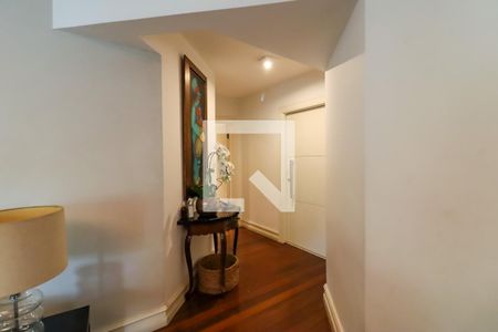 Apartamento à venda com 227m², 3 quartos e 4 vagas Apartamento à venda com 227m², 3 quartos e 4 vagasHall de entrada