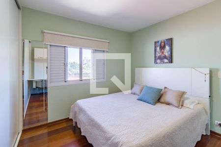 Casa à venda com 310m², 3 quartos e 4 vagas Casa à venda com 310m², 3 quartos e 4 vagasQuarto 3