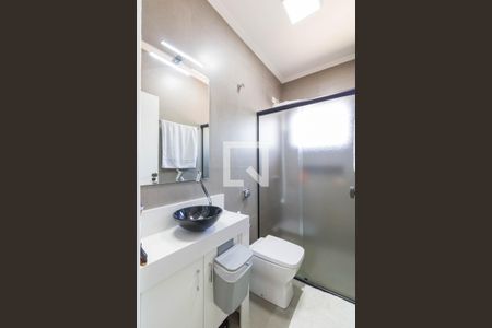 Casa à venda com 310m², 3 quartos e 4 vagas Casa à venda com 310m², 3 quartos e 4 vagasBanheiro