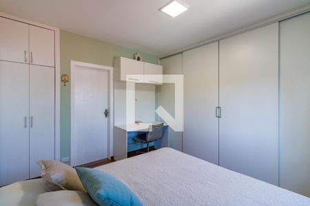 Casa à venda com 310m², 3 quartos e 4 vagas Casa à venda com 310m², 3 quartos e 4 vagasQuarto 3