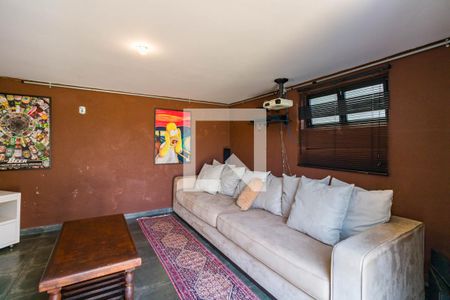 Casa à venda com 310m², 3 quartos e 4 vagas Casa à venda com 310m², 3 quartos e 4 vagasHome Theater