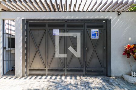 Casa à venda com 310m², 3 quartos e 4 vagas Casa à venda com 310m², 3 quartos e 4 vagasFachada