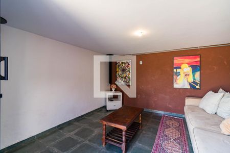 Casa à venda com 310m², 3 quartos e 4 vagas Casa à venda com 310m², 3 quartos e 4 vagasHome Theater