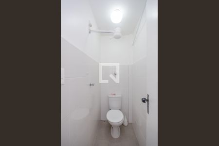 Banheiro de serviço de apartamento para alugar com 3 quartos, 155m² em Prado, Belo Horizonte