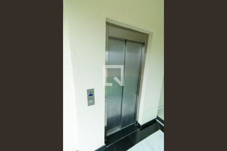 Apartamento à venda com 39m², 2 quartos e sem vagaÁrea comum