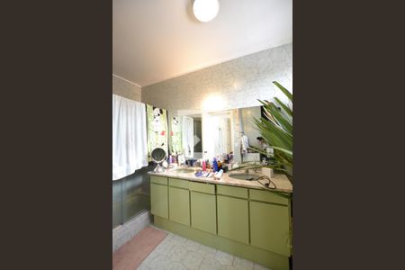 Casa à venda com 400m², 5 quartos e 4 vagasBanheiro da Suíte 2