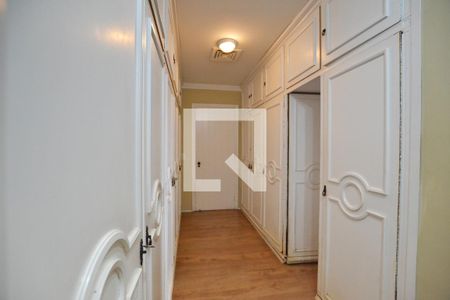 Casa à venda com 400m², 5 quartos e 4 vagasCloset da suíte 2