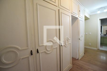 Casa à venda com 400m², 5 quartos e 4 vagasCloset da suíte 2